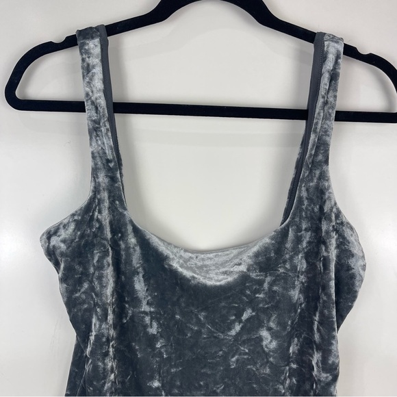 NEW Good American Crushed Velvet Sleeveless Thong Bodysuit Carbon Grey Size LG - Picture 3 of 8